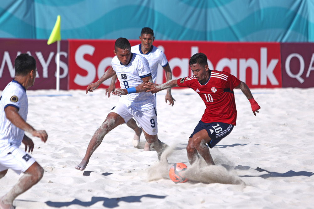 El Salvador y Costa Rica inician el Campeonato de Beach Soccer de Concacaf 2025