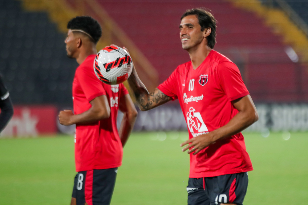 Alajuelense leaning on “magical night” against Olimpia