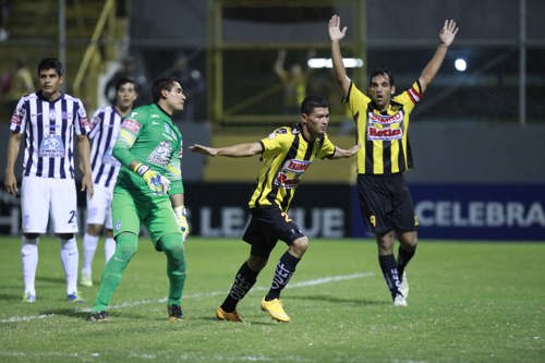 Edder Delgado vs Pachuca