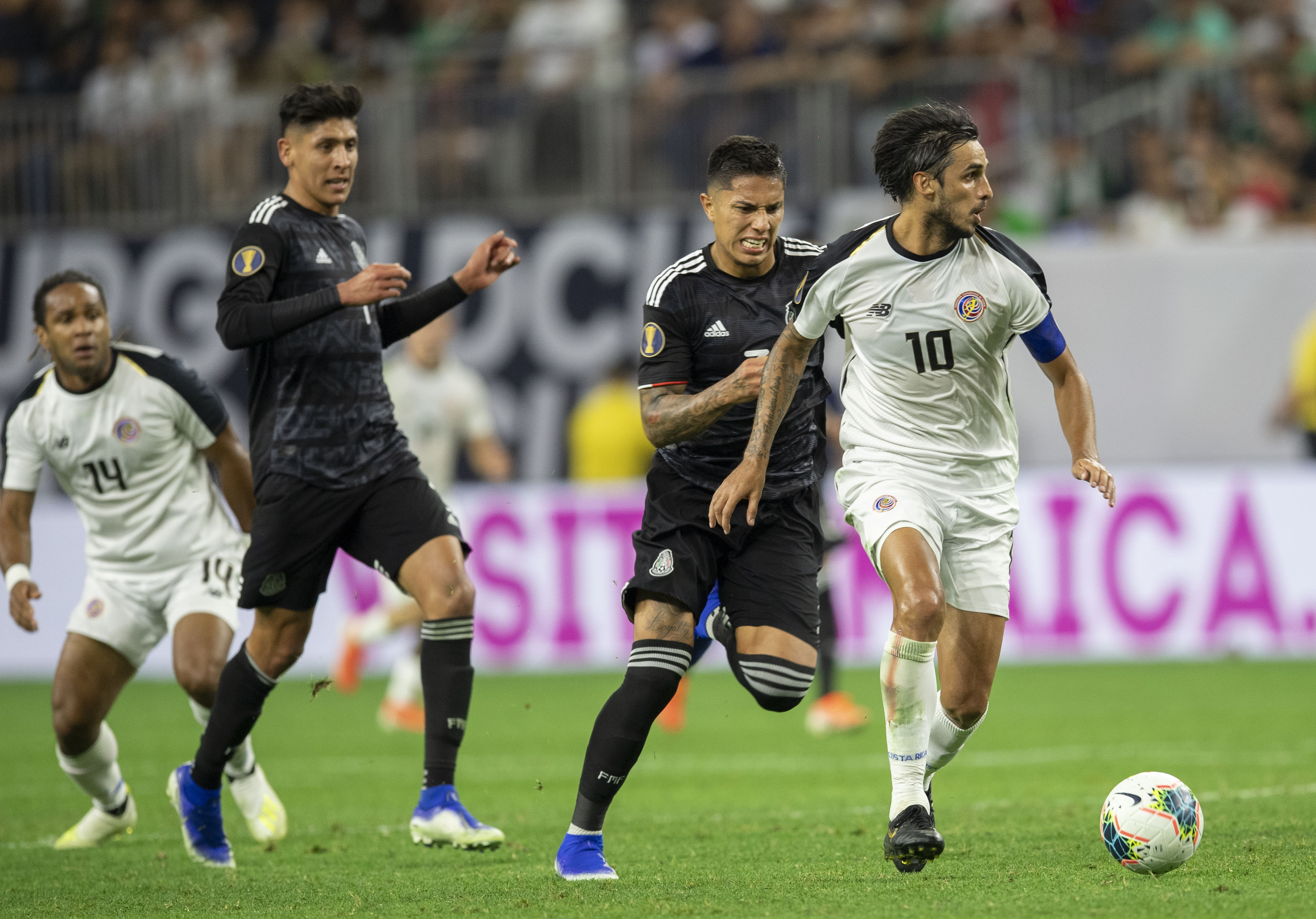 Jugadores destacados de Concacaf Bryan Ruiz de Costa Rica