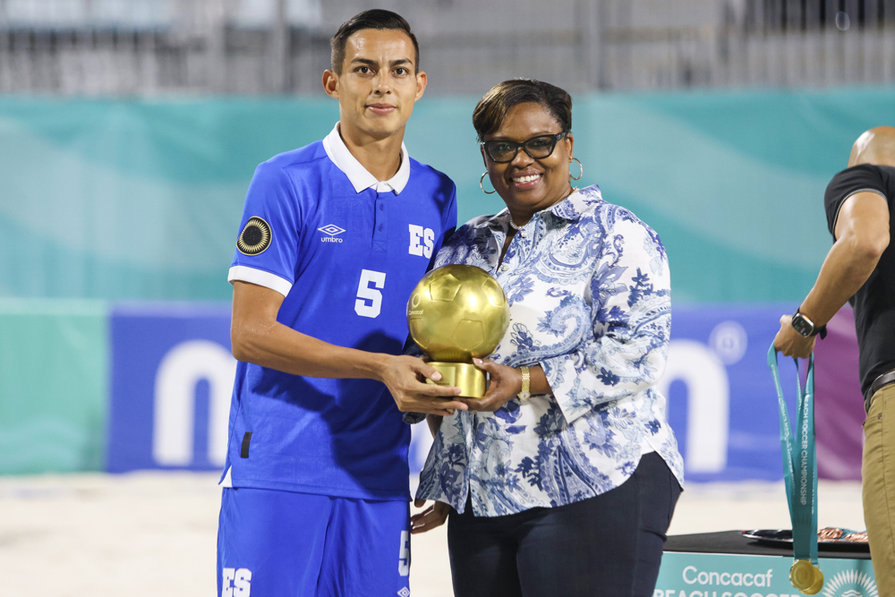 Portillo, Cerna y Julmis premiados en el Campeonato de Fútbol Playa de Concacaf 2025